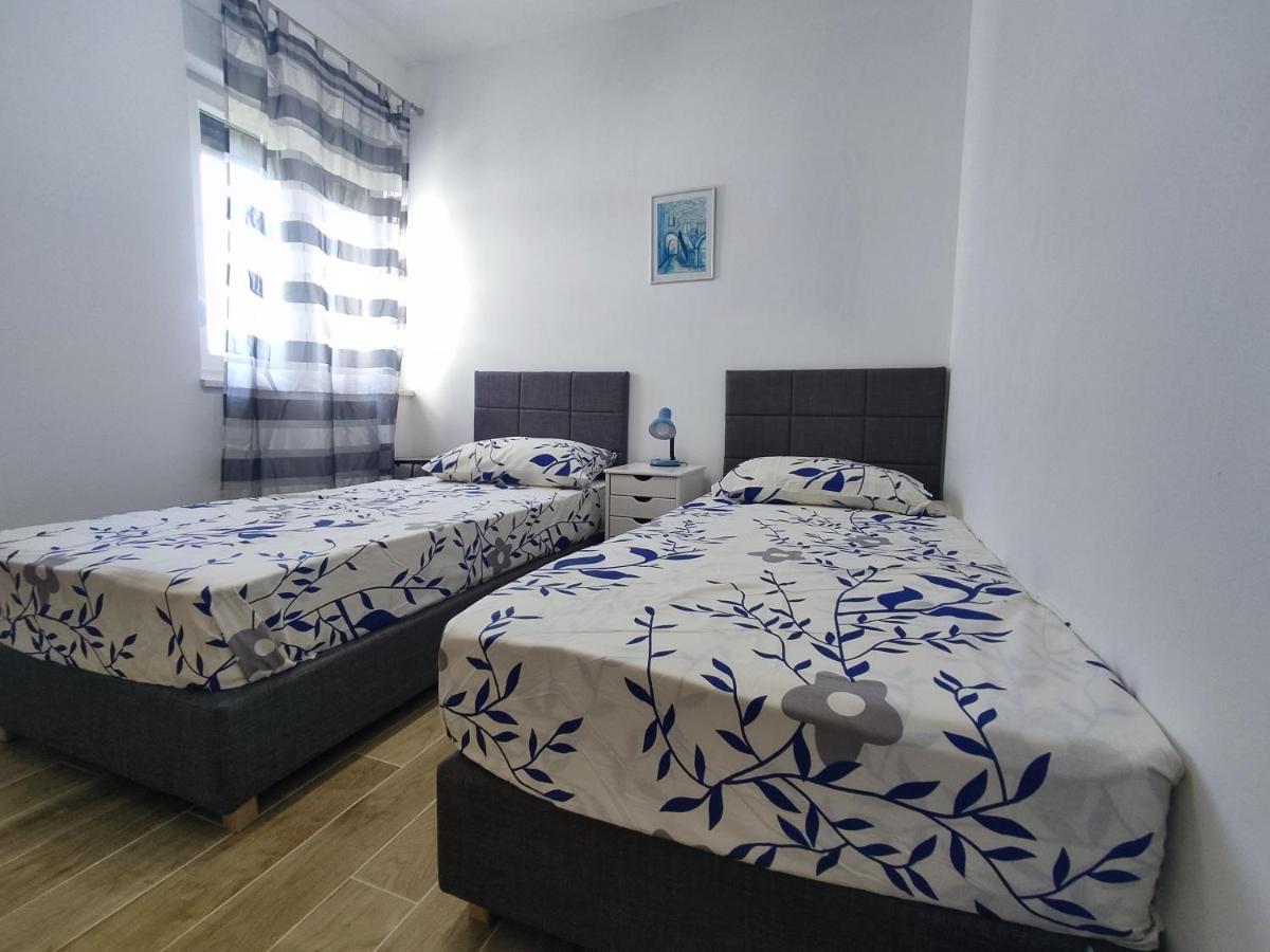 Sunny Attic Apartment With Balcony & Modern City Apartment With Outdoor Area, No Balcony Trogir Exterior foto