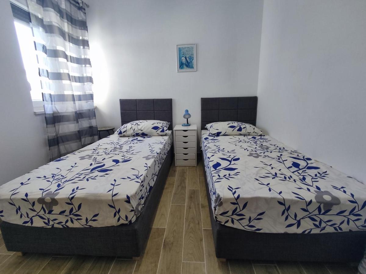 Sunny Attic Apartment With Balcony & Modern City Apartment With Outdoor Area, No Balcony Trogir Exterior foto