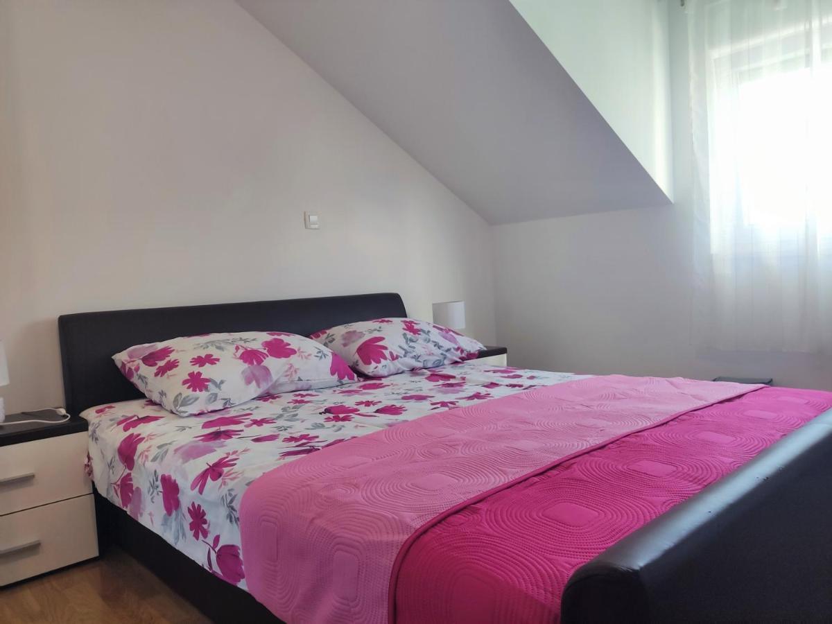 Sunny Attic Apartment With Balcony & Modern City Apartment With Outdoor Area, No Balcony Trogir Exterior foto