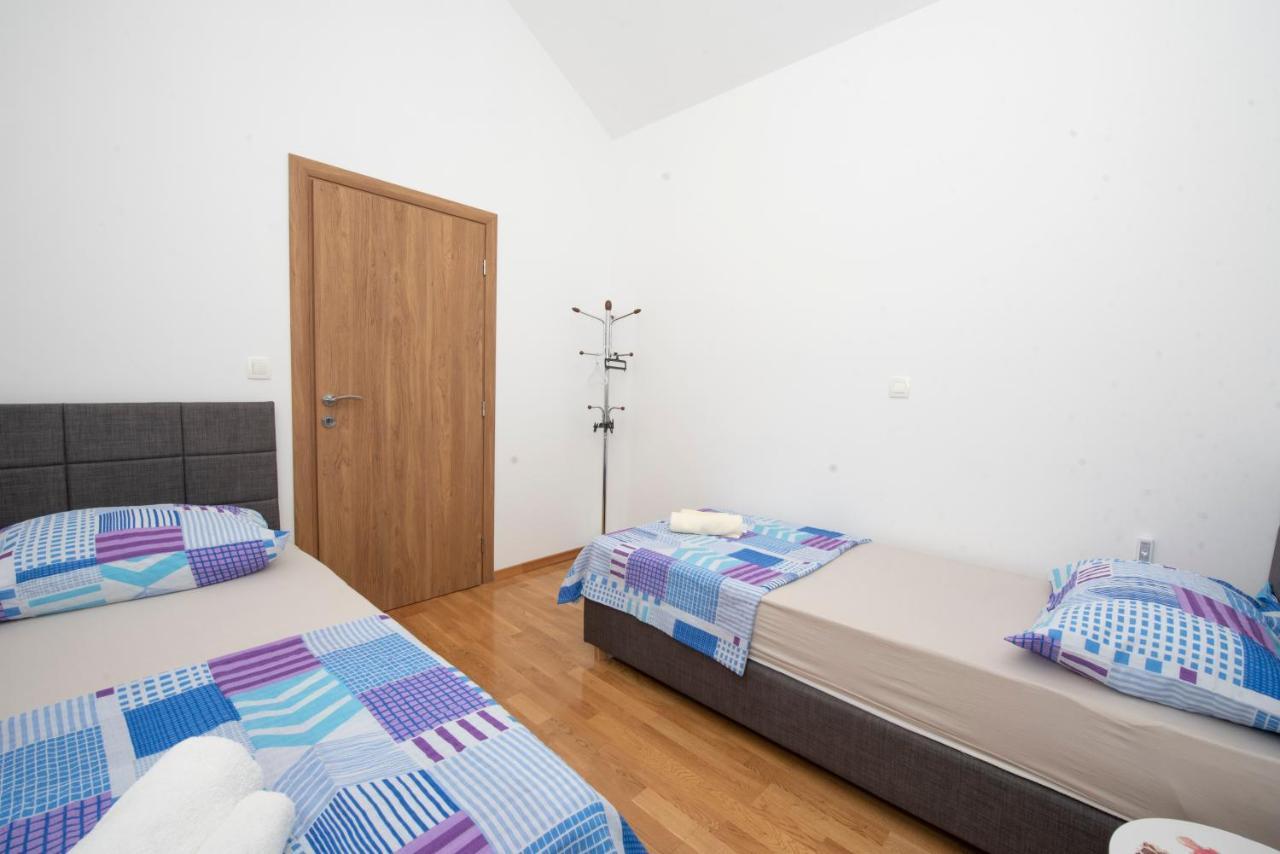 Sunny Attic Apartment With Balcony & Modern City Apartment With Outdoor Area, No Balcony Trogir Exterior foto