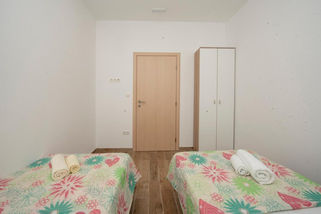 Sunny Attic Apartment With Balcony & Modern City Apartment With Outdoor Area, No Balcony Trogir Exterior foto